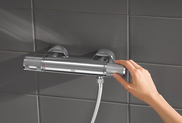 GROHE mitigeur robinet thermostatique douche Precision Feel, montage mural, indicateur de température, poignées moletées, filtres intégrés, rosaces incluses, chromé, 34790000 (Import Allemagne) [Classe énergétique A]