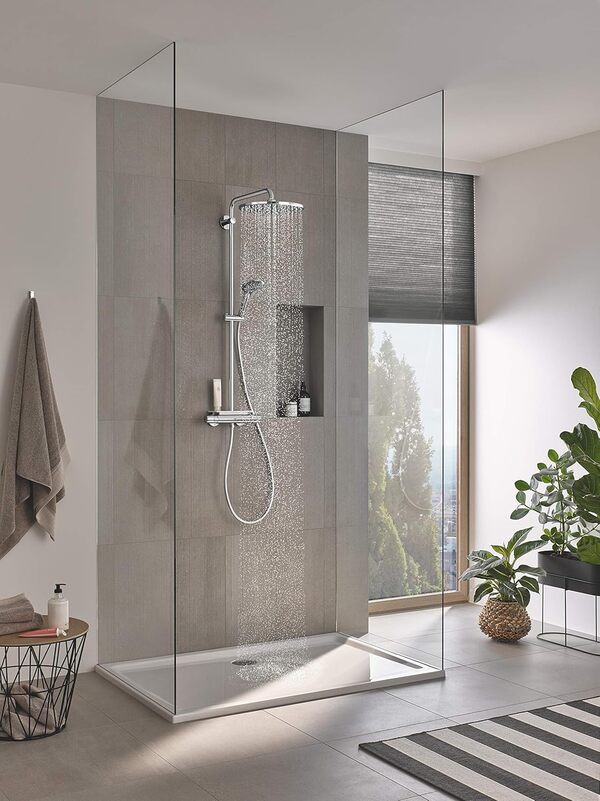 GROHE Colonne de douche avec mitigeur thermostatique Vitalio System 310, tablette incluse, tête de douche 310mm, barre orientable, douchette Vitalio Joy 310 3 jets, chromé, 26401001 (Import Allemagne) [Classe énergétique A]