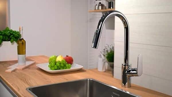 hansgrohe Focus M41 - Mitigeur de cuisine avec douchette extractible, 2 jets, Robinet avec hauteur sous bec 240 mm, Robinetterie avec bec pivotant et extensible, Chromé, 31815670