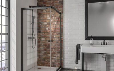 Essai de la cabine Schulte : portes coulissantes noires ajustables