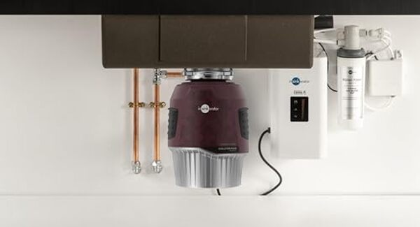 Découvrez notre analyse détaillée du broyeur Insinkerator Evolution Plus 1000 EC avec un moteur 1 CV puissant, idéal pour une cuisine pratique et moderne.