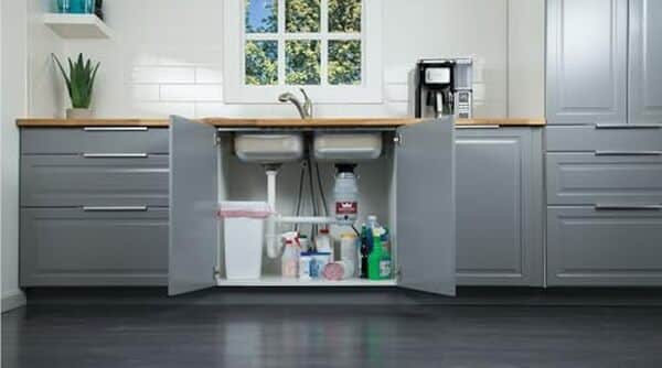 Découvrez notre test approfondi du broyeur d'évier Waste King avec garantie 2 ans : efficacité, facilité d'entretien et guide d'achat détaillé pour faire le bon choix